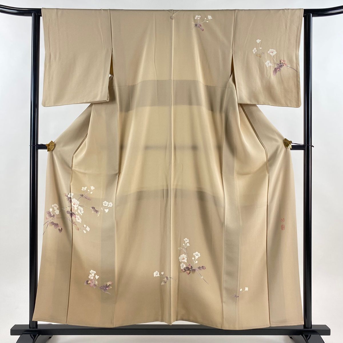 付下げ 身丈156.5 cm 裄丈63 S 袷 百貫達雄 落款 草花 ぼかし ベージュ 正絹 一つ紋