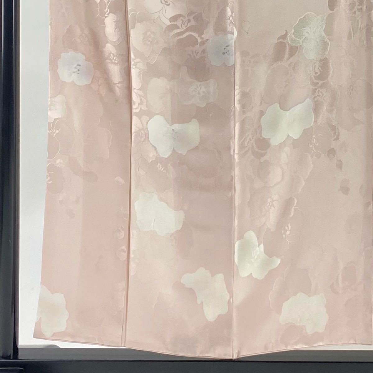 小紋 身丈156 cm 裄丈63 S 袷 胡蝶蘭 地紋 銀彩 ぼかし 薄ピンク 正絹