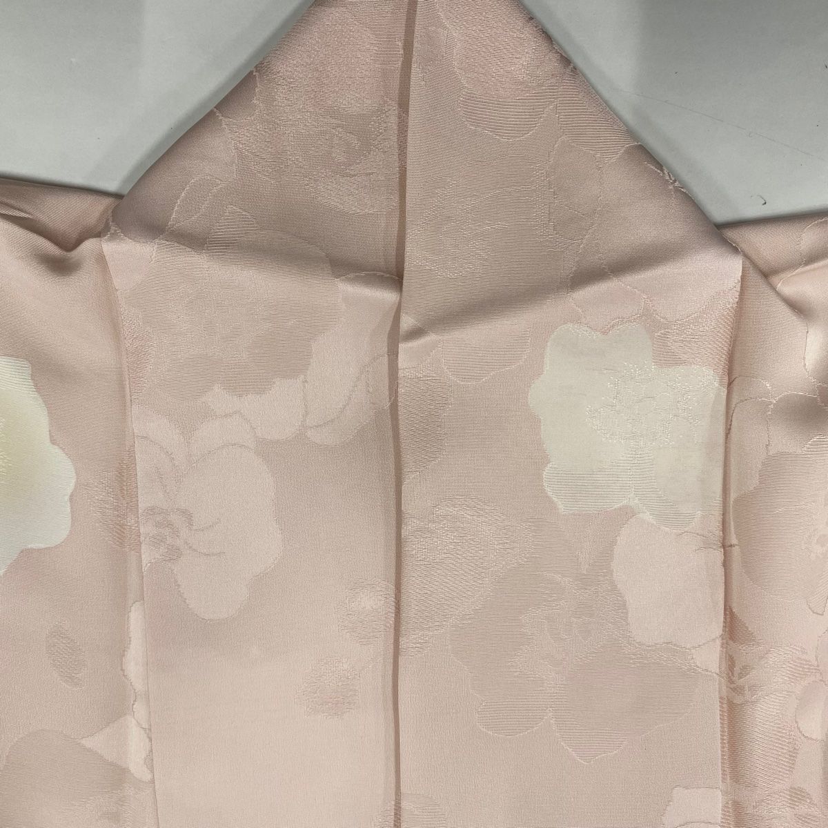  小紋 身丈156 cm 裄丈63 S 袷 胡蝶蘭 地紋 銀彩 ぼかし 薄ピンク 正絹 小紋 着物