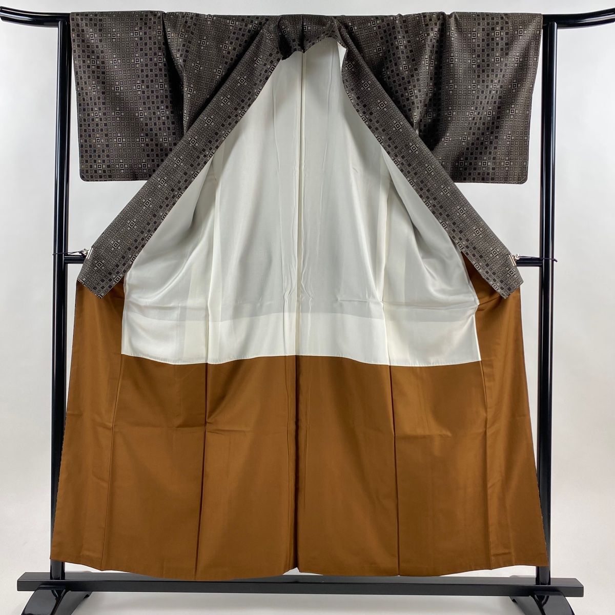  大島紬 身丈156 5 cm 裄丈64 M 袷 純泥染 幾何学模様 焦茶色 正絹 紬 着物