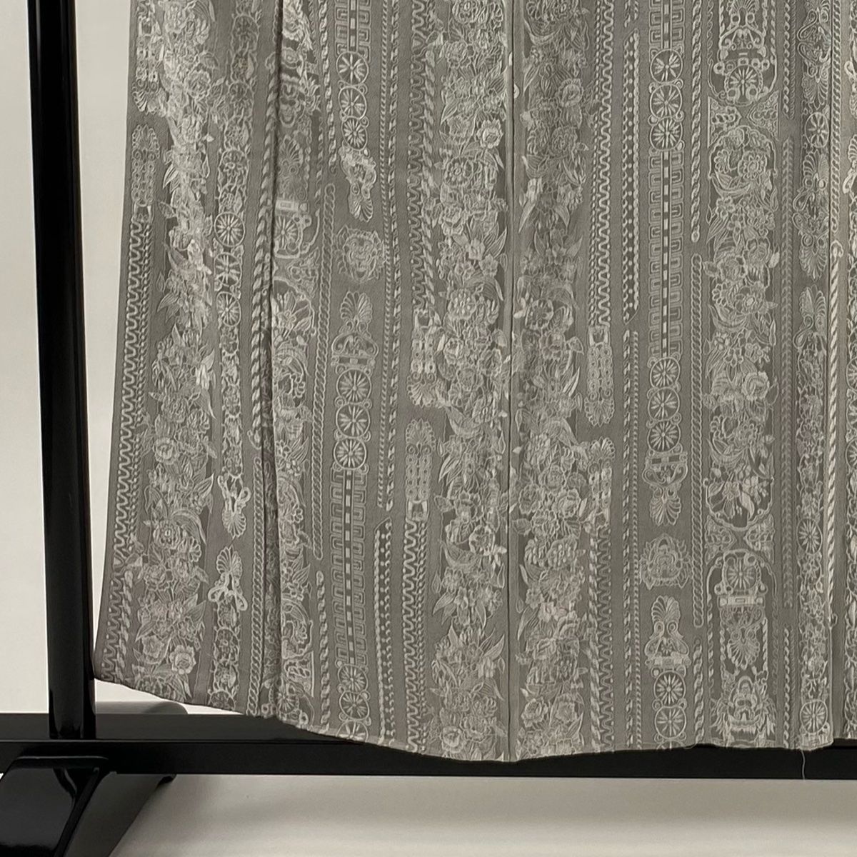 小紋 身丈156 cm 裄丈63.5 S 袷 草花 幾何学模様 紋意匠 灰色 正絹