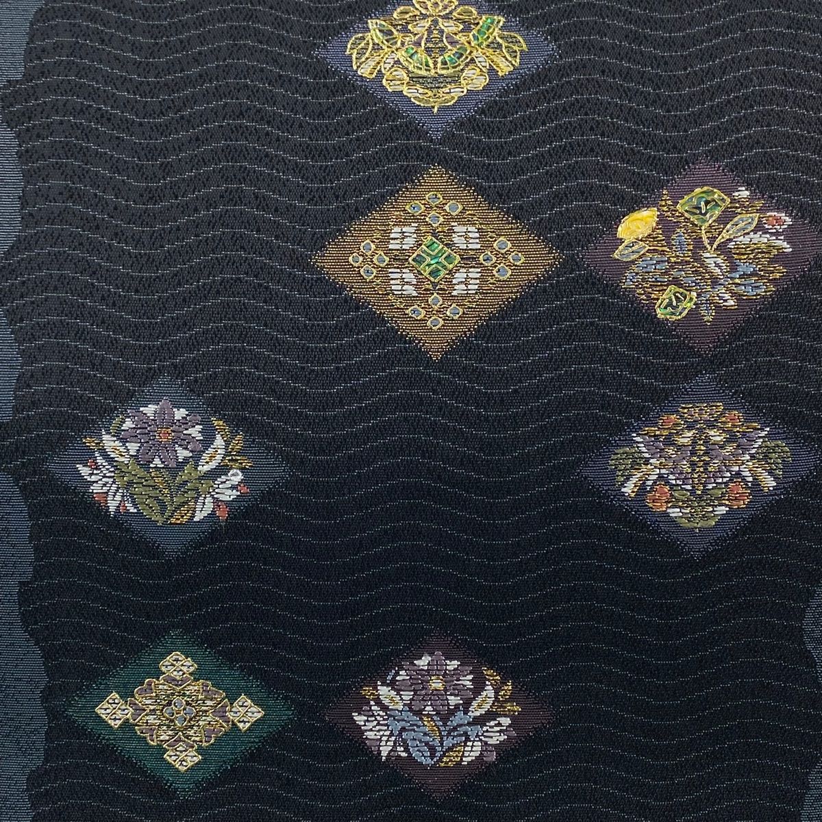 袋帯 秀品 菱 草花 金糸 墨色 六通 正絹