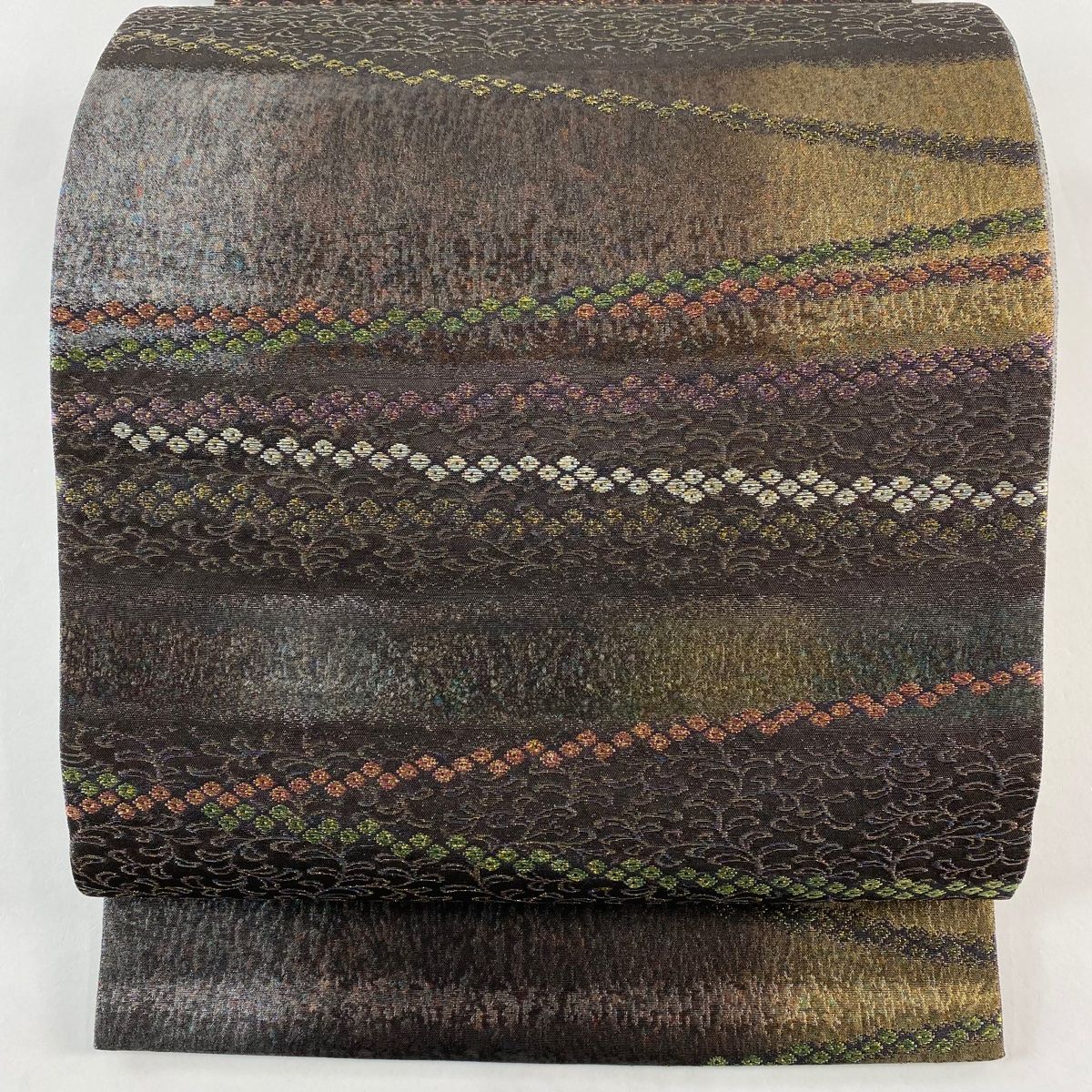 袋帯 秀品 渡文 落款 葉柄 疋田柄 箔 金銀糸 茶色 お太鼓柄 正絹