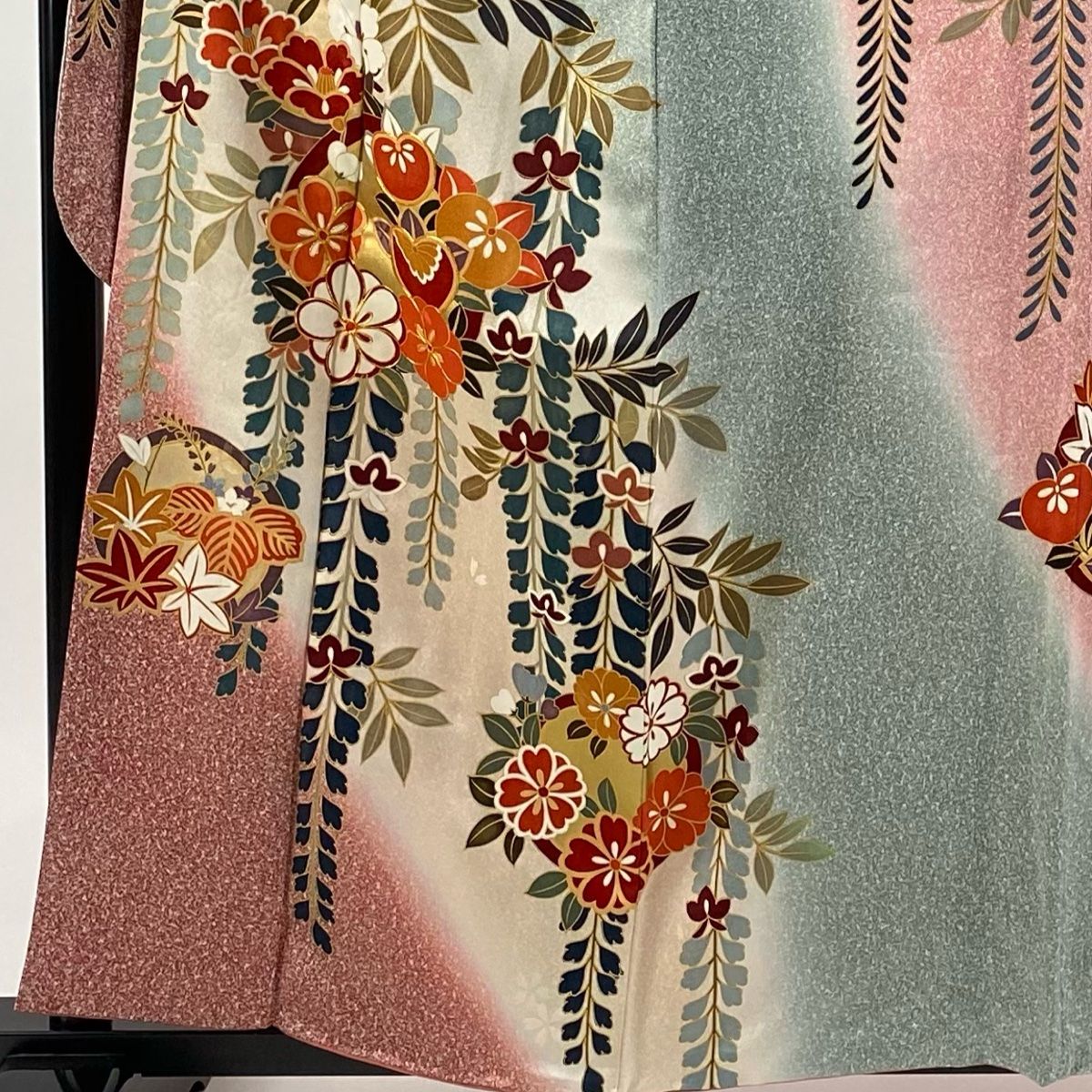 【美品】【振袖フルセット】 鈴乃屋 草花 幔幕 金彩 えんじ色 正絹 振袖フルセット 身丈166裄68 赤 金彩 暈し染め 鈴乃屋 成人式 逸品
