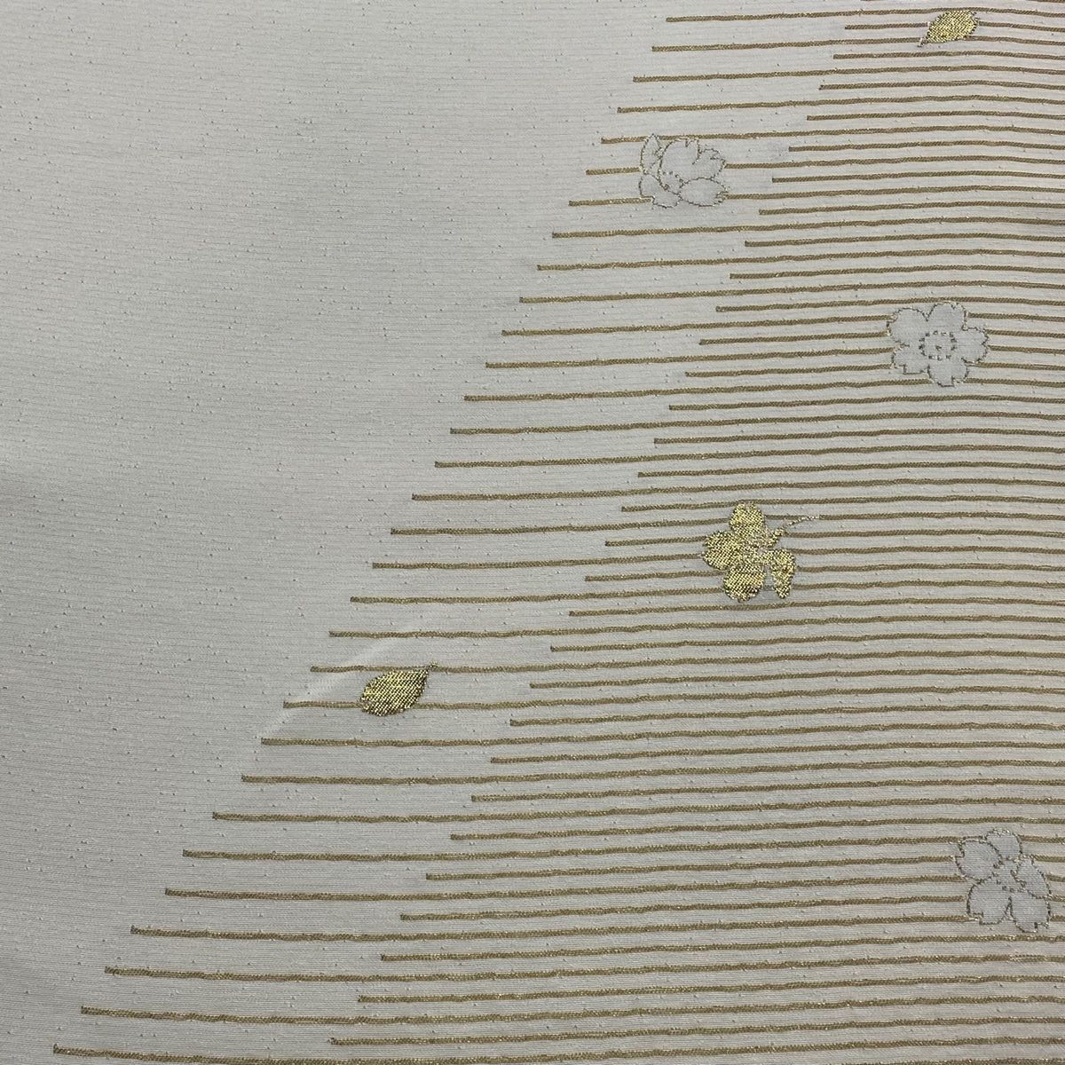 反物 付け下げ 落款有 山本寛斎 桜 縞 金糸 箔 クリーム 正絹
