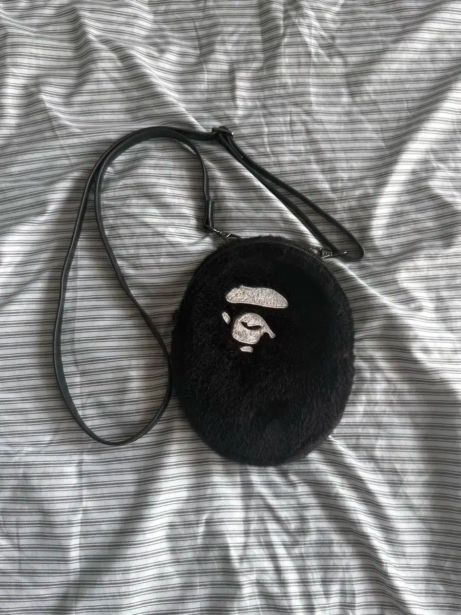 アベイシングエイプ ヘッド ファー クロスバッグ ショルダーバッグ
