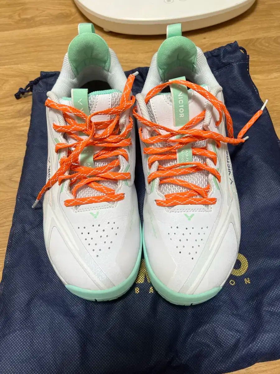 VICTOR ビクター A970 Nitrolite バドミントンシューズ 265