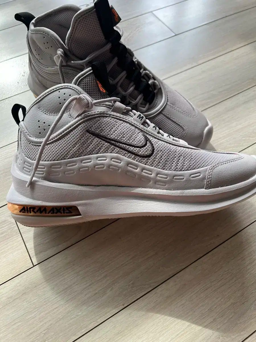 ナイキ エアマックス Axis ミッドトップ BQ4017 サイズ 260