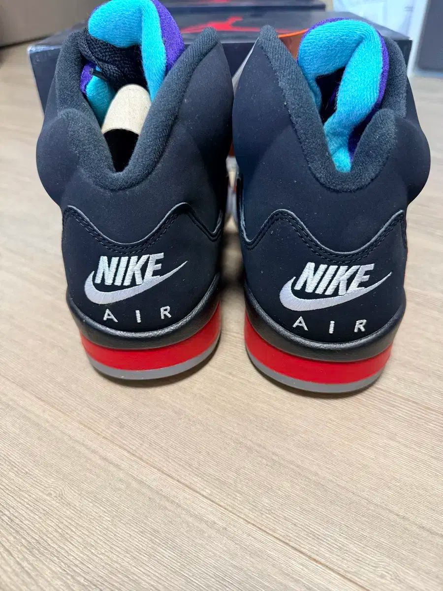 ナイキ エア ジョーダン5 レトロ トップス 3 280