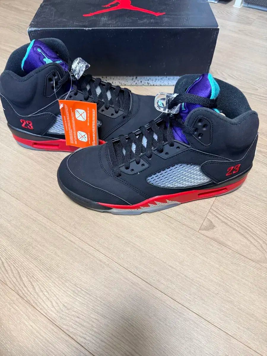  ナイキ エア ジョーダン5 レトロ トップス 3 280 シューズ(男性用) バスケットボール