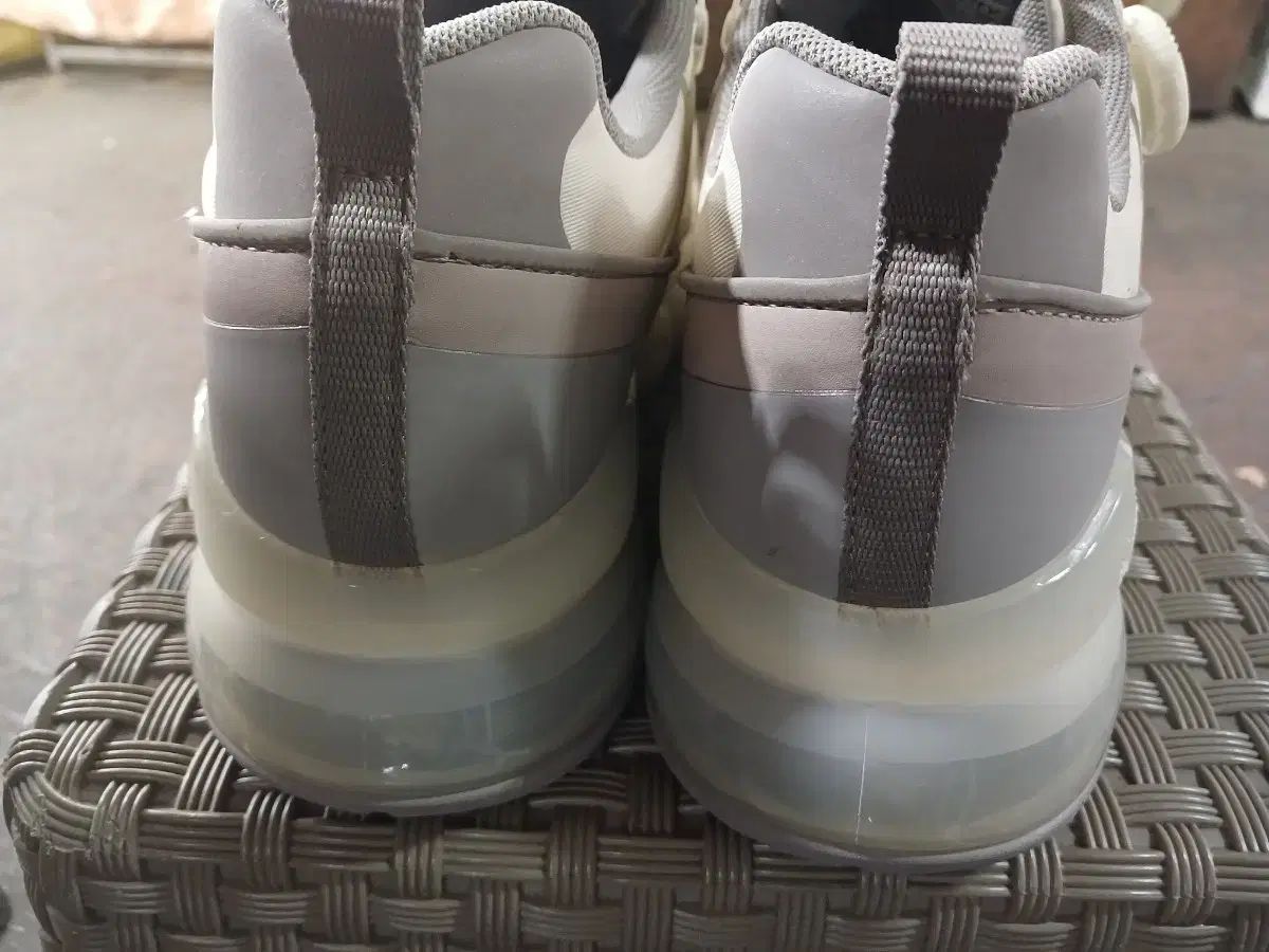 ゴアテックス スニーカー兼トレッキングシューズ