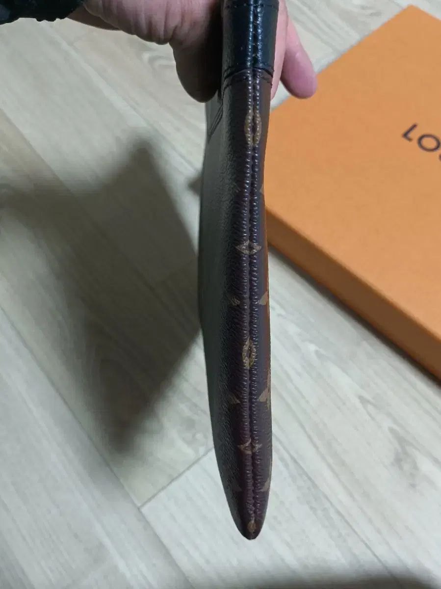 モノグラムクラッチバッグ ユニセックス