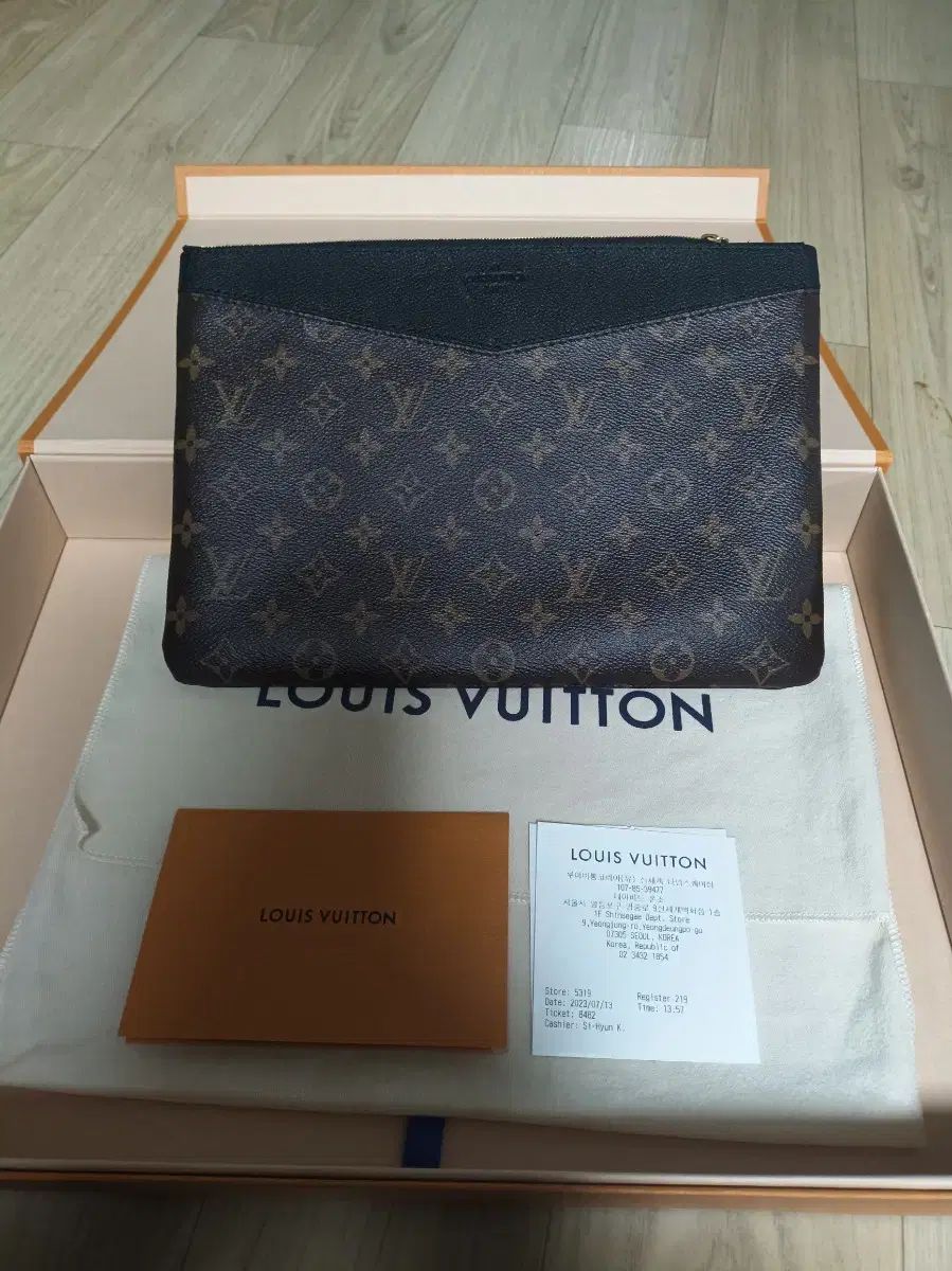 ルイヴィトン モノグラムクラッチバッグ ユニセックス