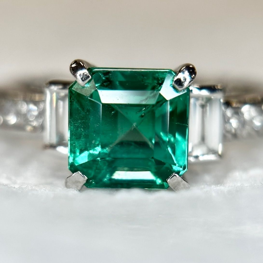 Pt900 天然 エメラルド 1.41ct ダイヤモンド 0.22ct リング - メルカリ