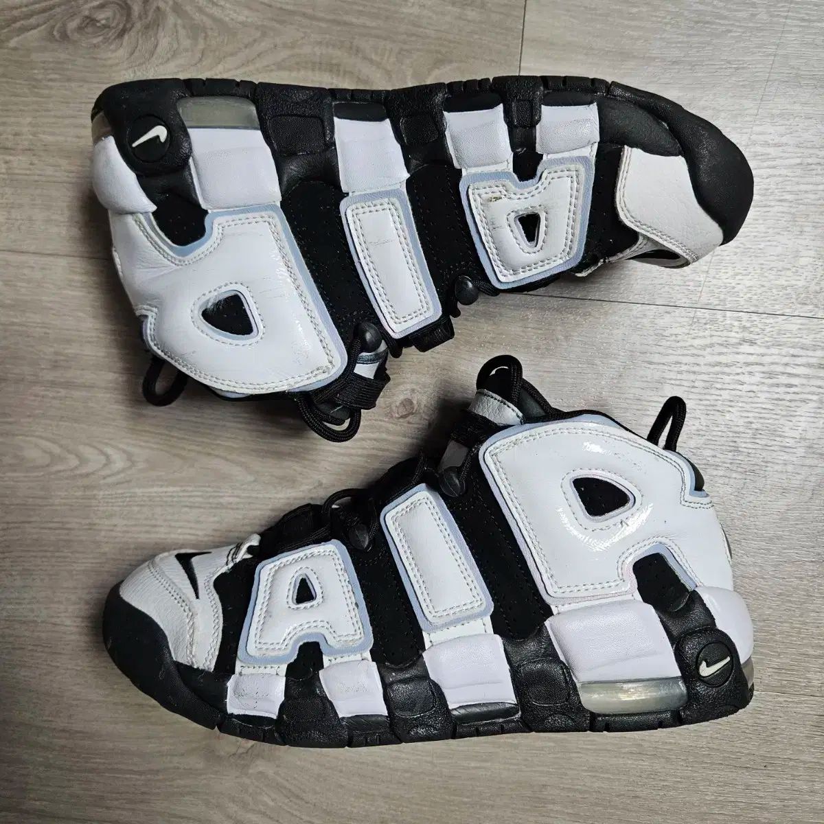 ナイキ アップテンポ