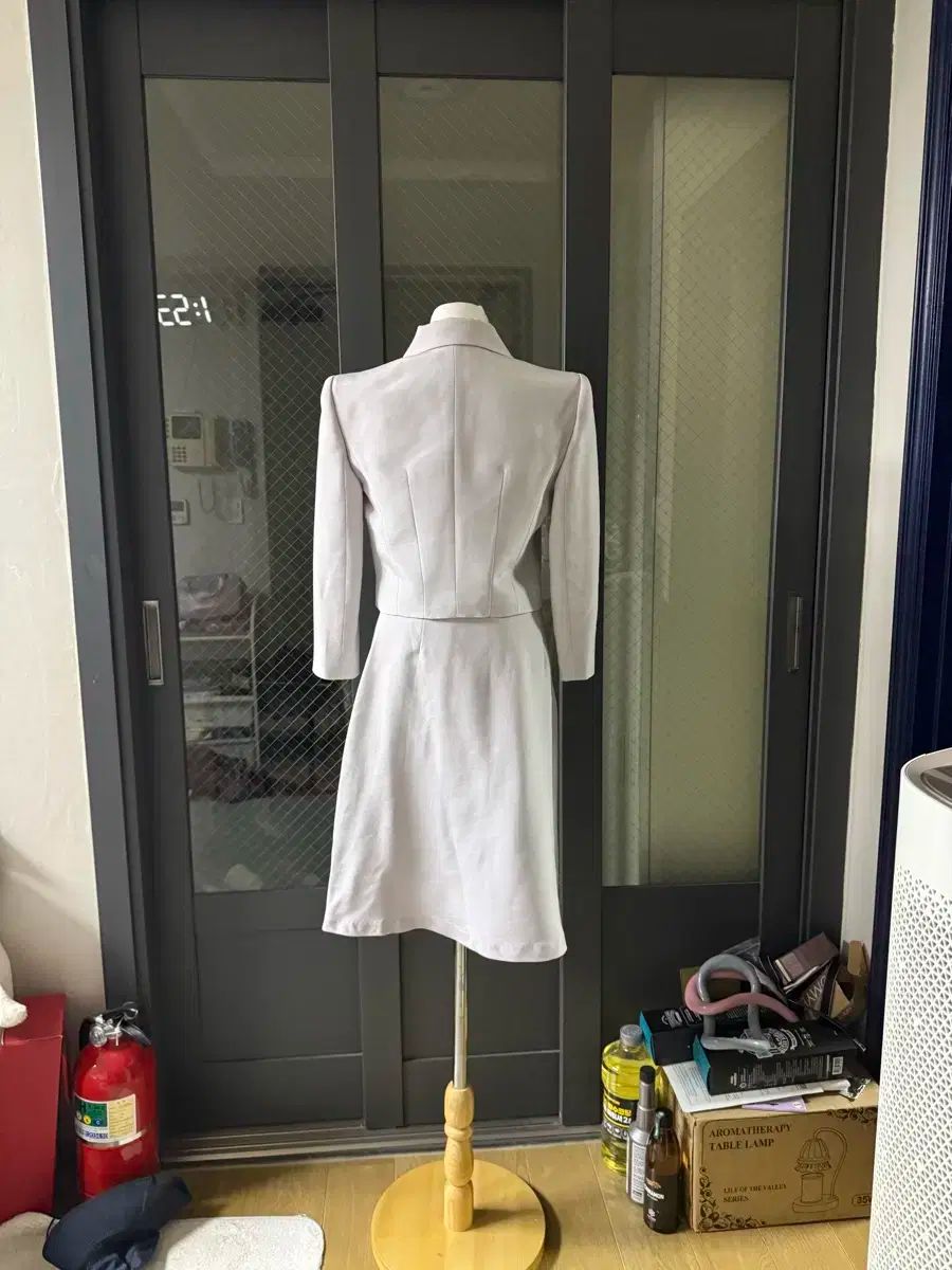 アボアボ グレー レイ シルク セットアップ