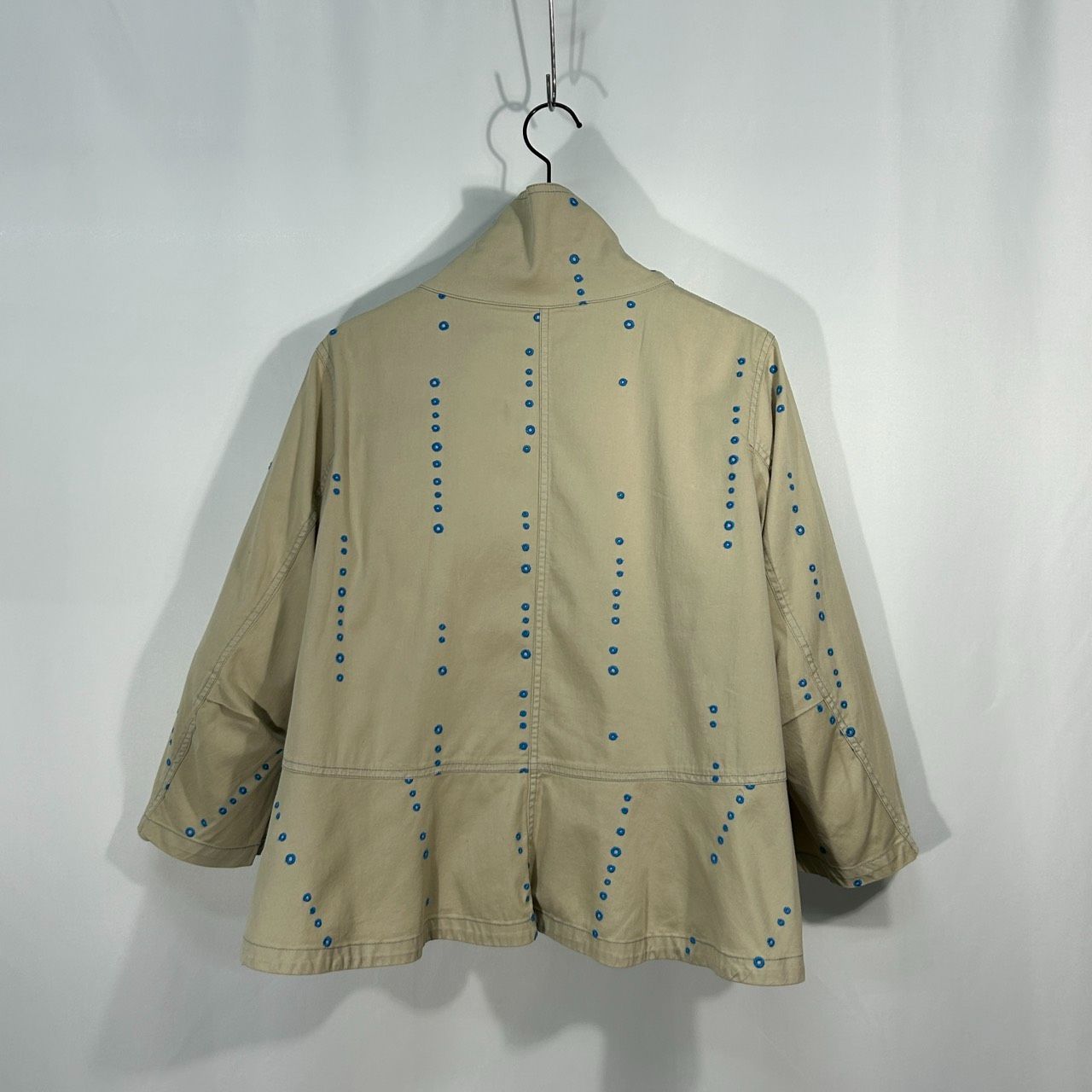 Cube-Cube【40】ベージュ ジャケット ブルゾン スタンドカラー