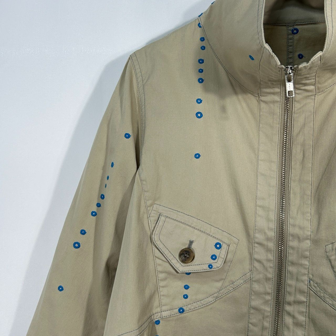 Cube-Cube【40】ベージュ ジャケット ブルゾン スタンドカラー