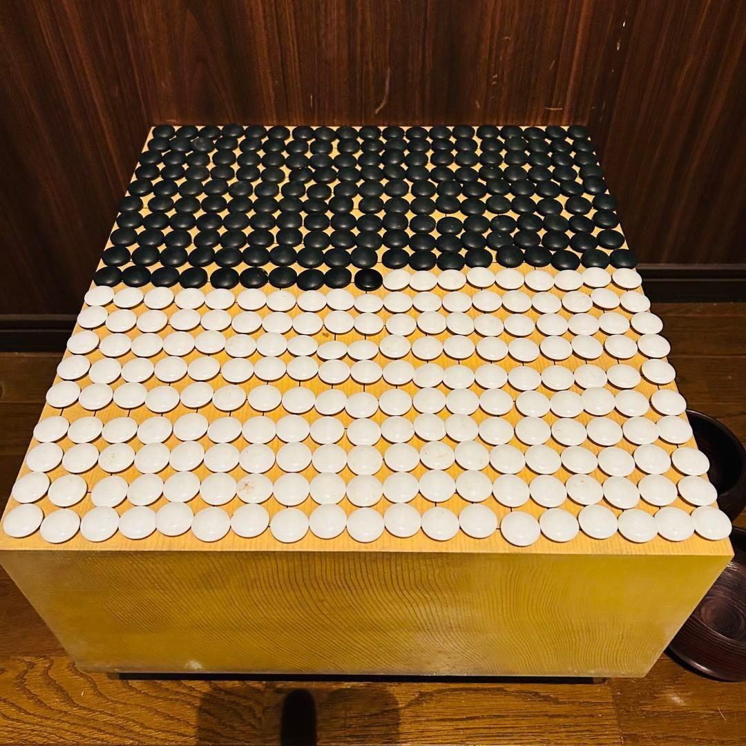 良品】囲碁盤 脚付き へそ付き 年代物 高級 囲碁 碁石セット - メルカリ