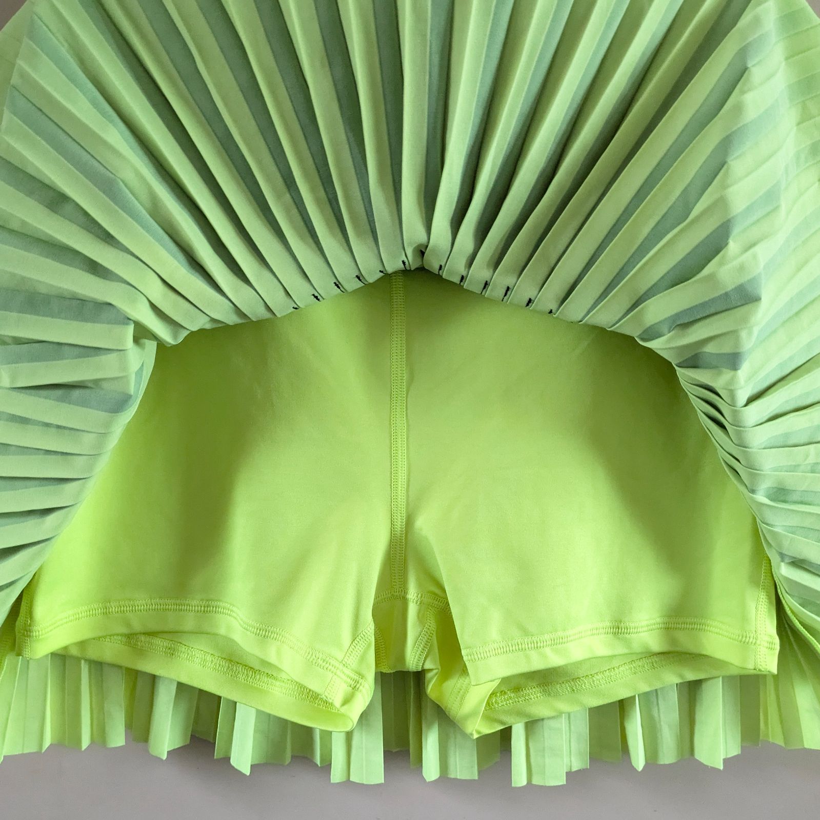 NIKE ナイキ テニス ウェア スコート Sサイズ М寄り 品 黒 蛍光 WWW_SMP1DAWEKUDUS_SCH_ID