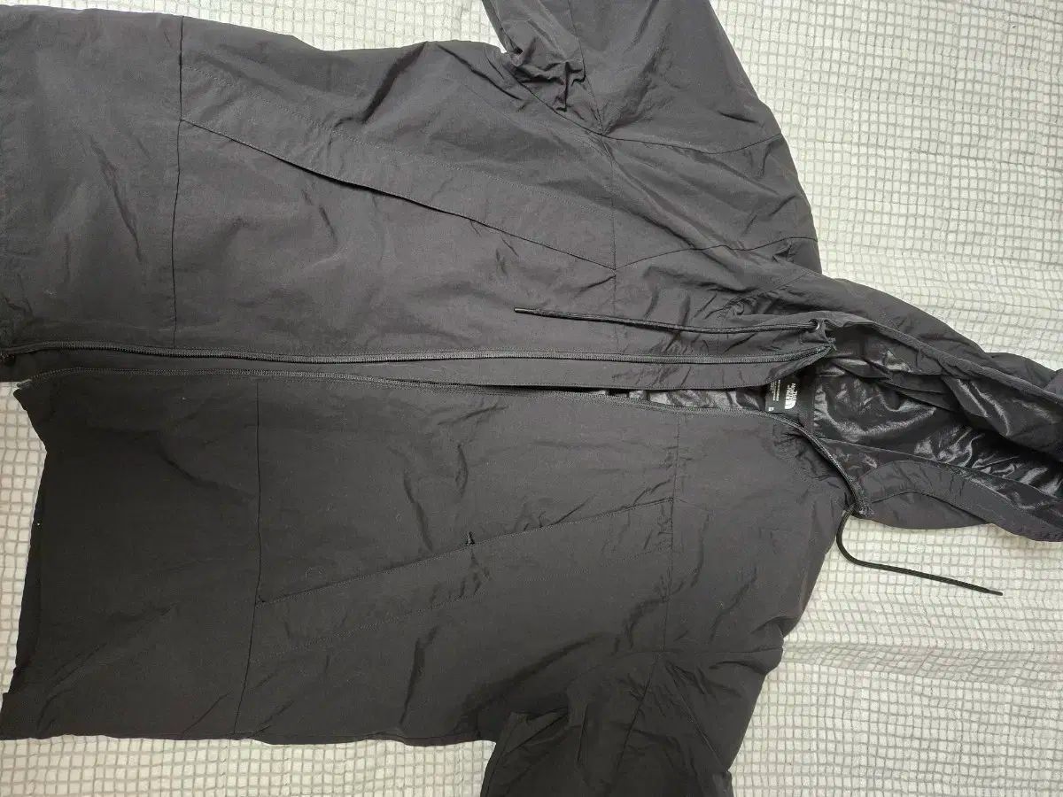 THE NORTH FACE ザノースフェイス ブラック フード ウィンドブレーカー ジャケット