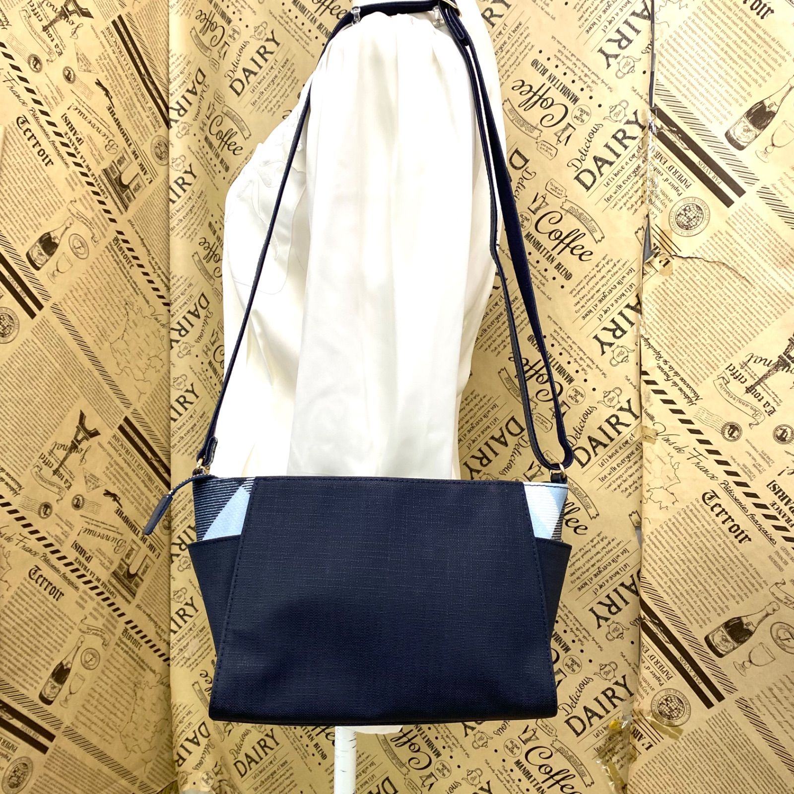 バーバリー ブルーレーベル クレストブリッジ バッグ ブルー FY75