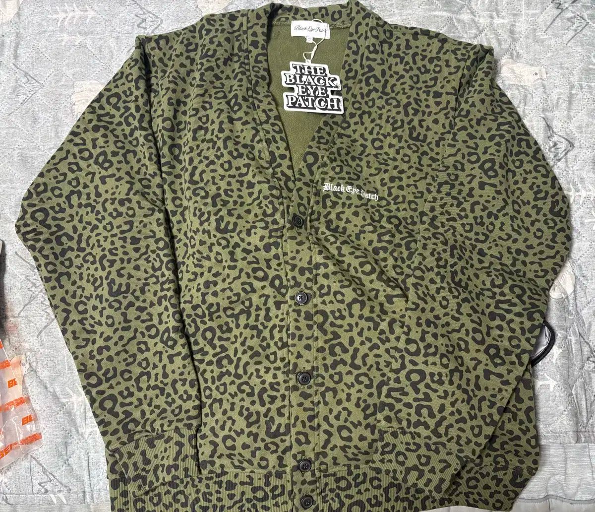ブラックアイパッチ ヒョウ柄 レオパード カーディガン グリーン