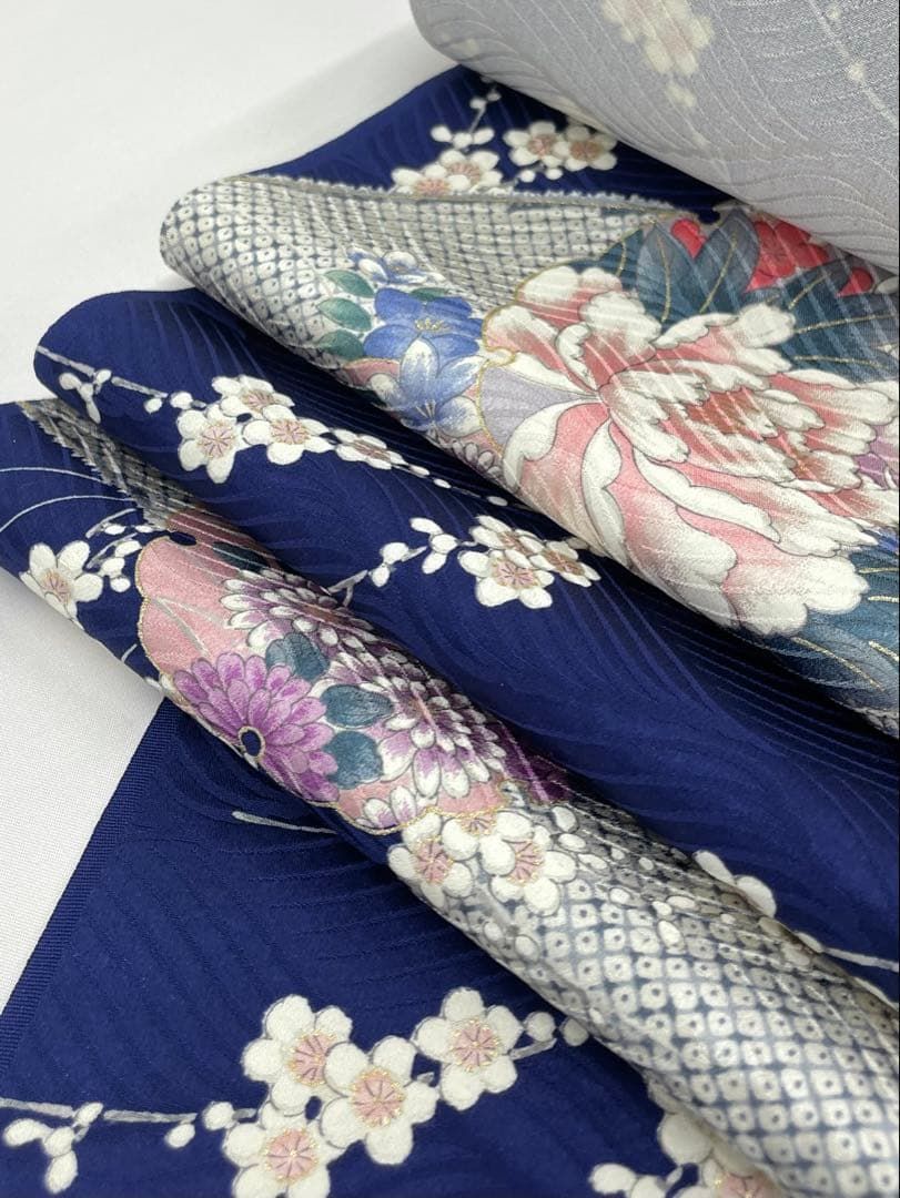 小紋 金彩 紋意匠 雪輪に花々 梅 正絹 反物 T9079 - メルカリ