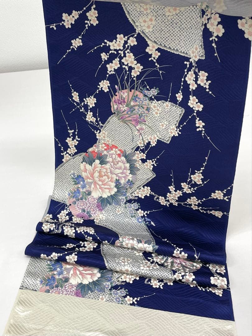 小紋 金彩 紋意匠 雪輪に花々 梅 正絹 反物 T9079 - メルカリ