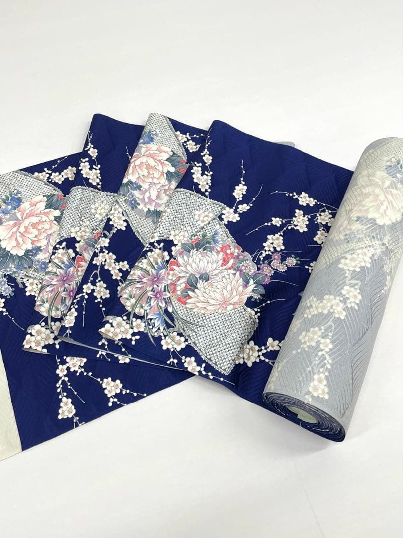 小紋 金彩 紋意匠 雪輪に花々 梅 正絹 反物 T9079 - メルカリ