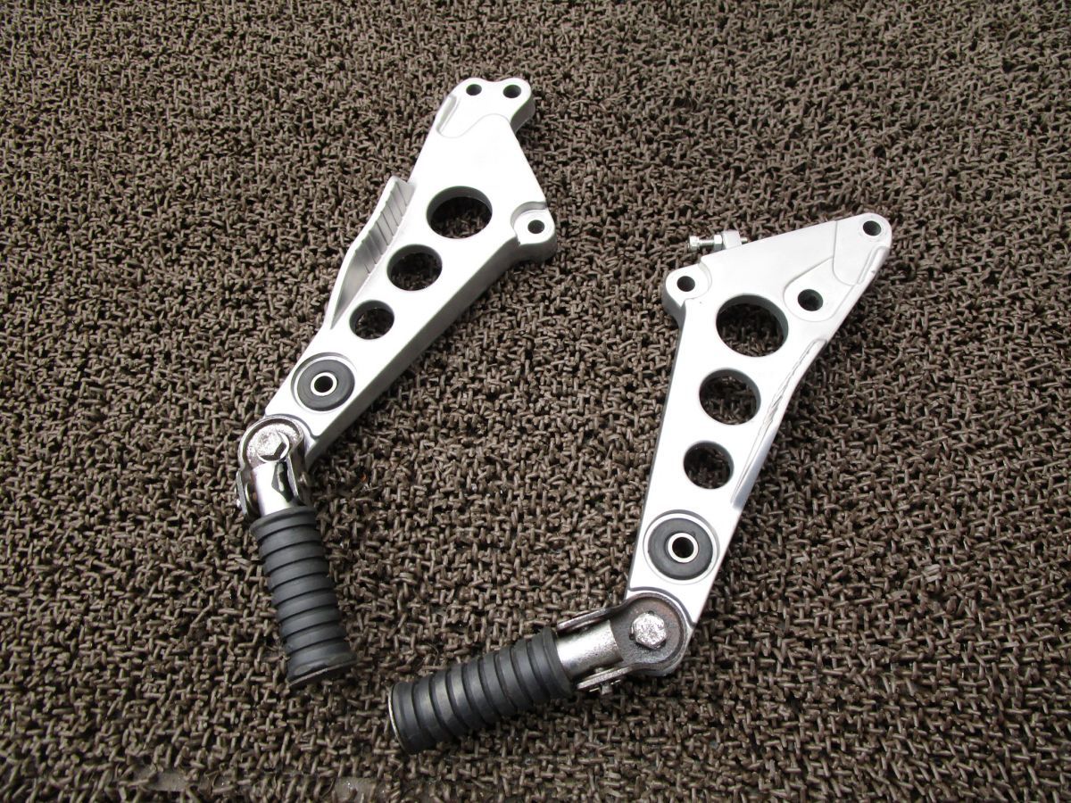 RZ 350 タンデムステップ ステー 左右 A 7882 4 U 0 ヤマハ L 3 キャブ車 動画有