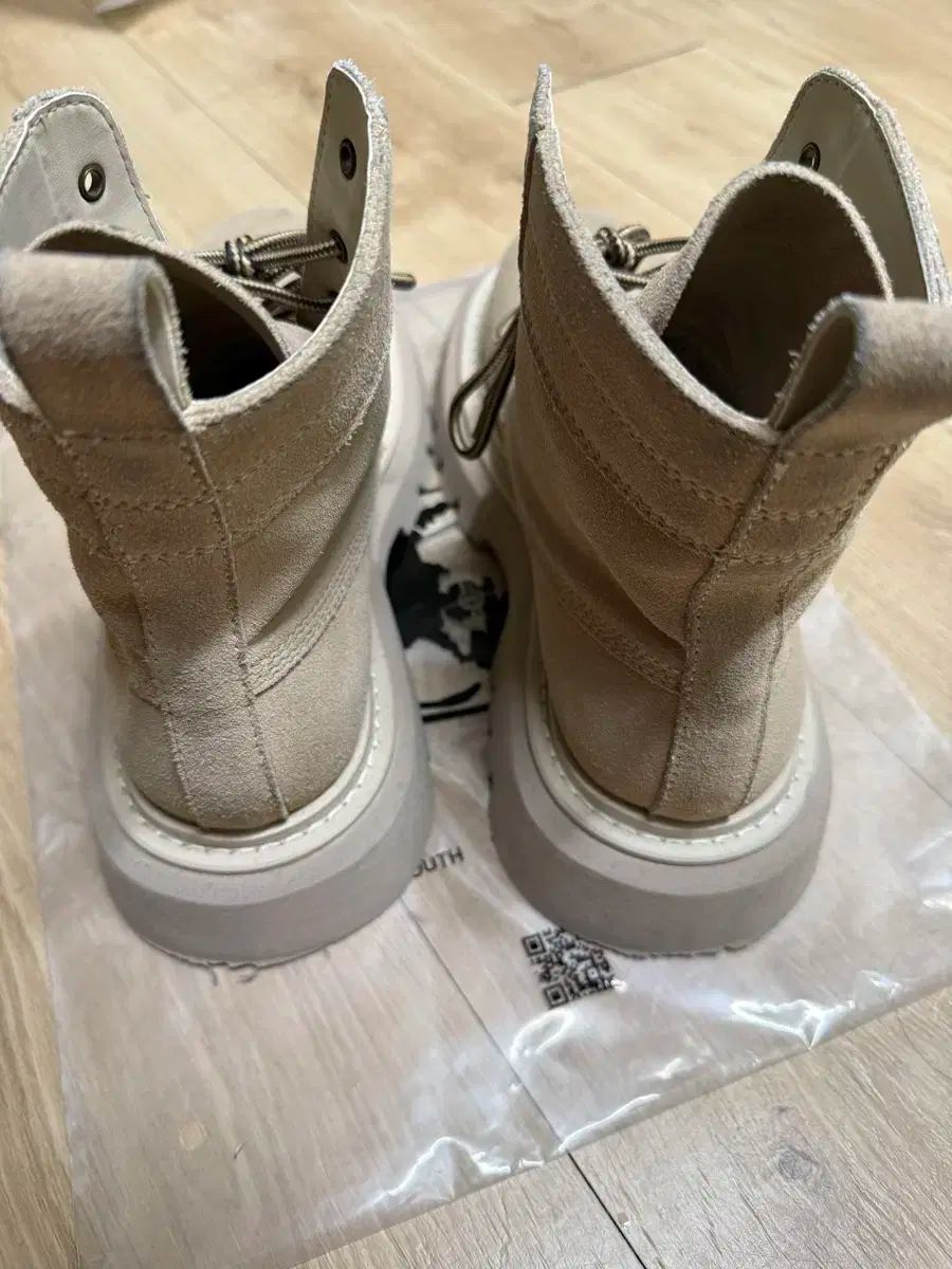 맘모스 スウェード