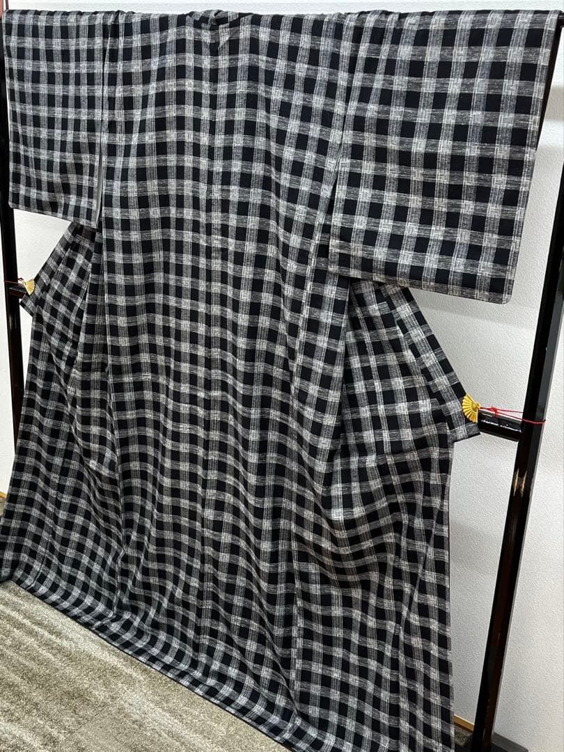  真綿紬 モダン モノトーン 格子模様 A 058 紬 着物