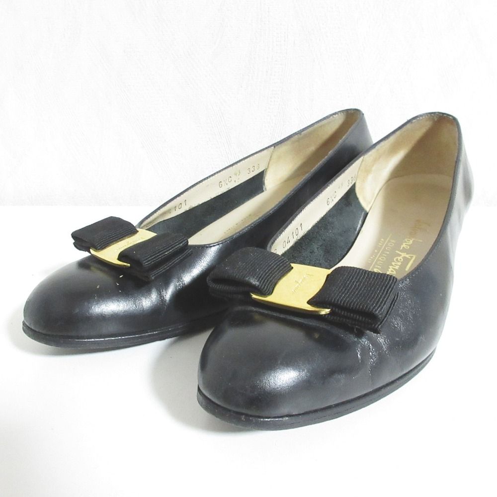 Salvatore Ferragamo サルヴァトーレフェラガモ レザー ヴァラリボン パンプス 6 1 2 C ブラック ゴールド レディース 古着