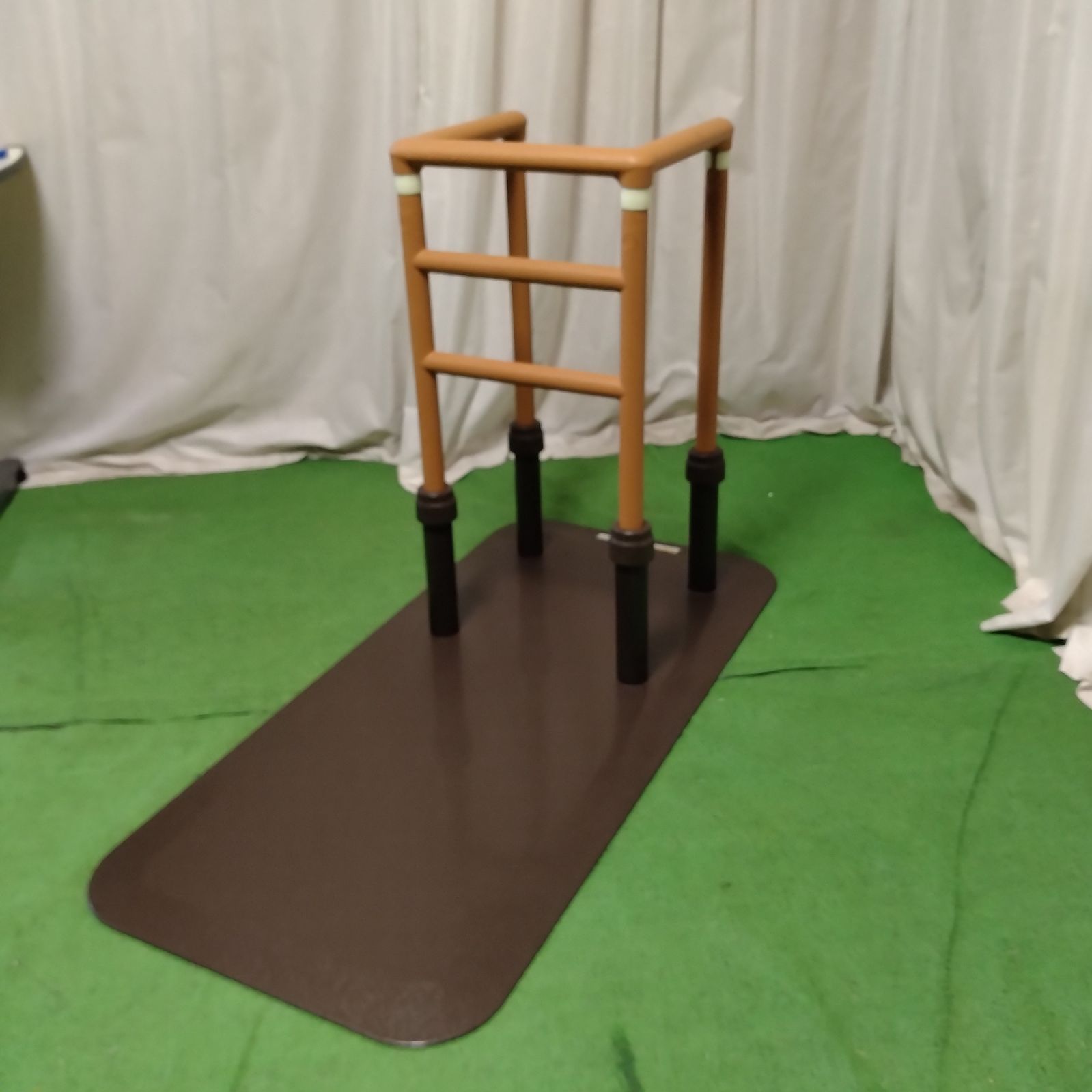 OT-14628 モルテン ルーツ コーナータイプ MNTPCRBR 昇降支援手すり 手すり 手摺 手スリ 工事不要 置き型 昇降支援 自立支援 在宅介護 福祉用具 洗浄 消毒済 介護用品