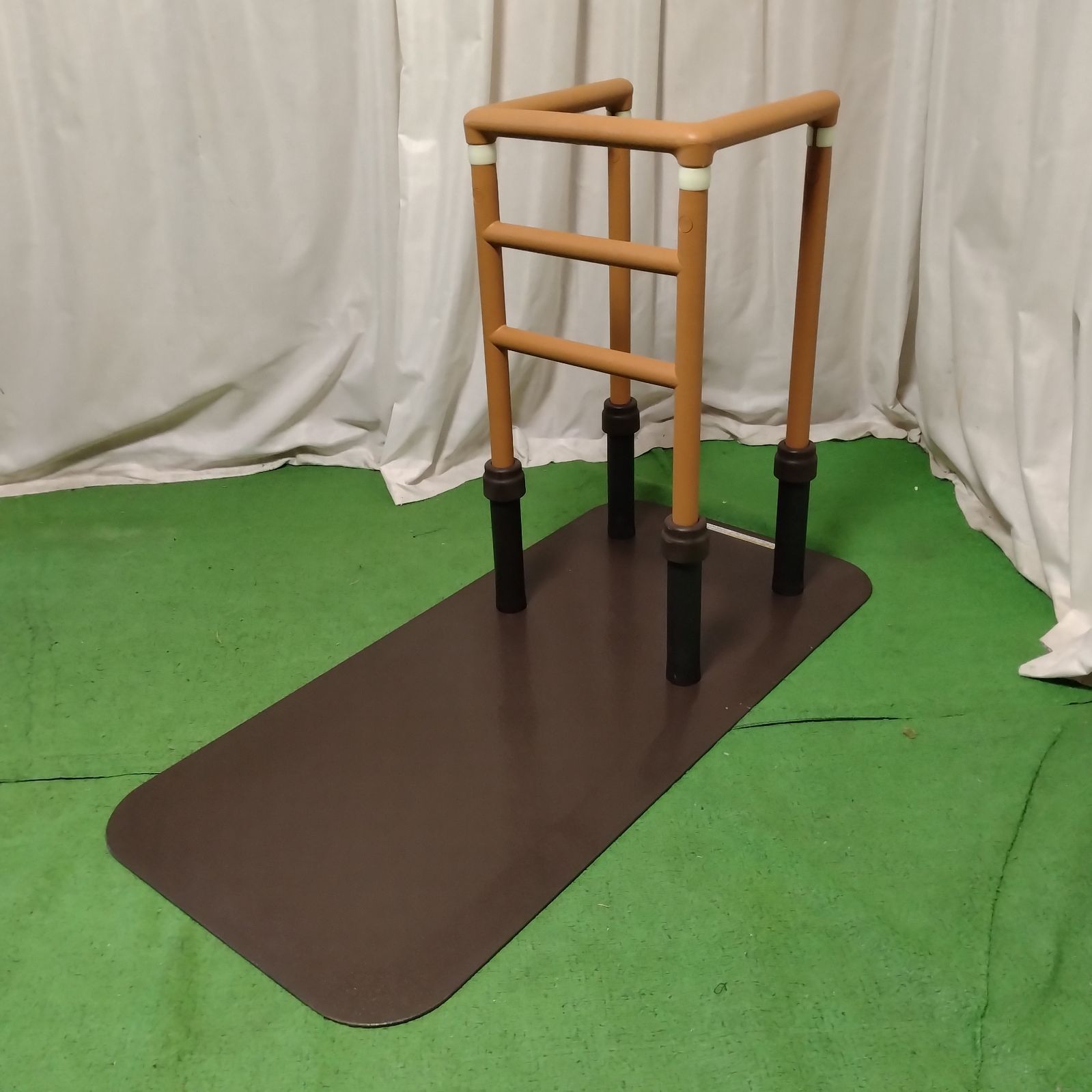 OT-14629 モルテン ルーツ コーナータイプ MNTPCRBR 昇降支援手すり 手すり 手摺 手スリ 工事不要 置き型 昇降支援 自立支援 在宅介護 福祉用具 洗浄 消毒済 介護用品