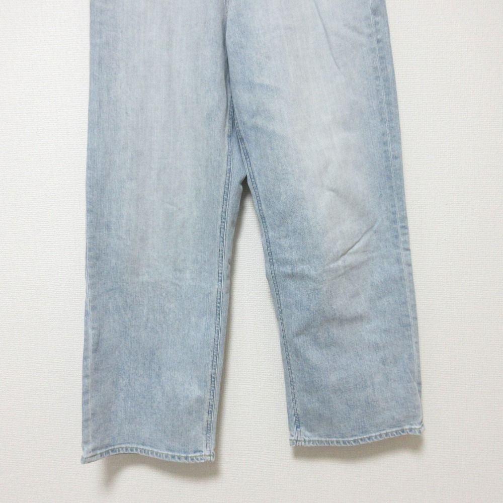 ルーズストレートシルエットジーンズ