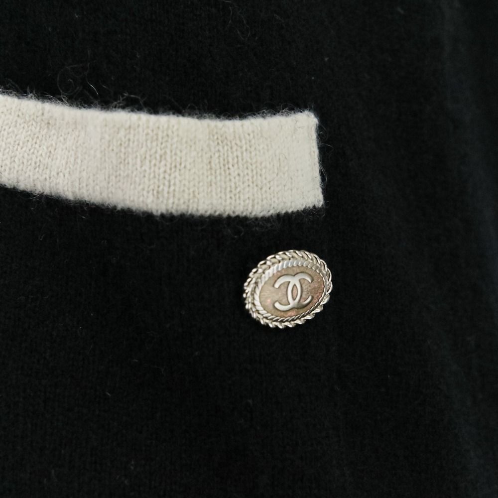 達成 CHANEL シャネル バイ ココマーク カシミヤ ノースリーブニット ベスト P58592 サイズ36 ブラック ホワイト レディース 古着
