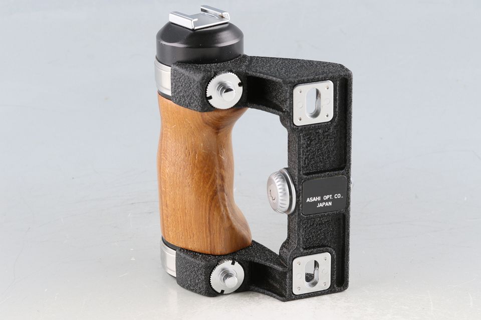 Pentax Wood Hand Grip for 6x7 67 61623F3