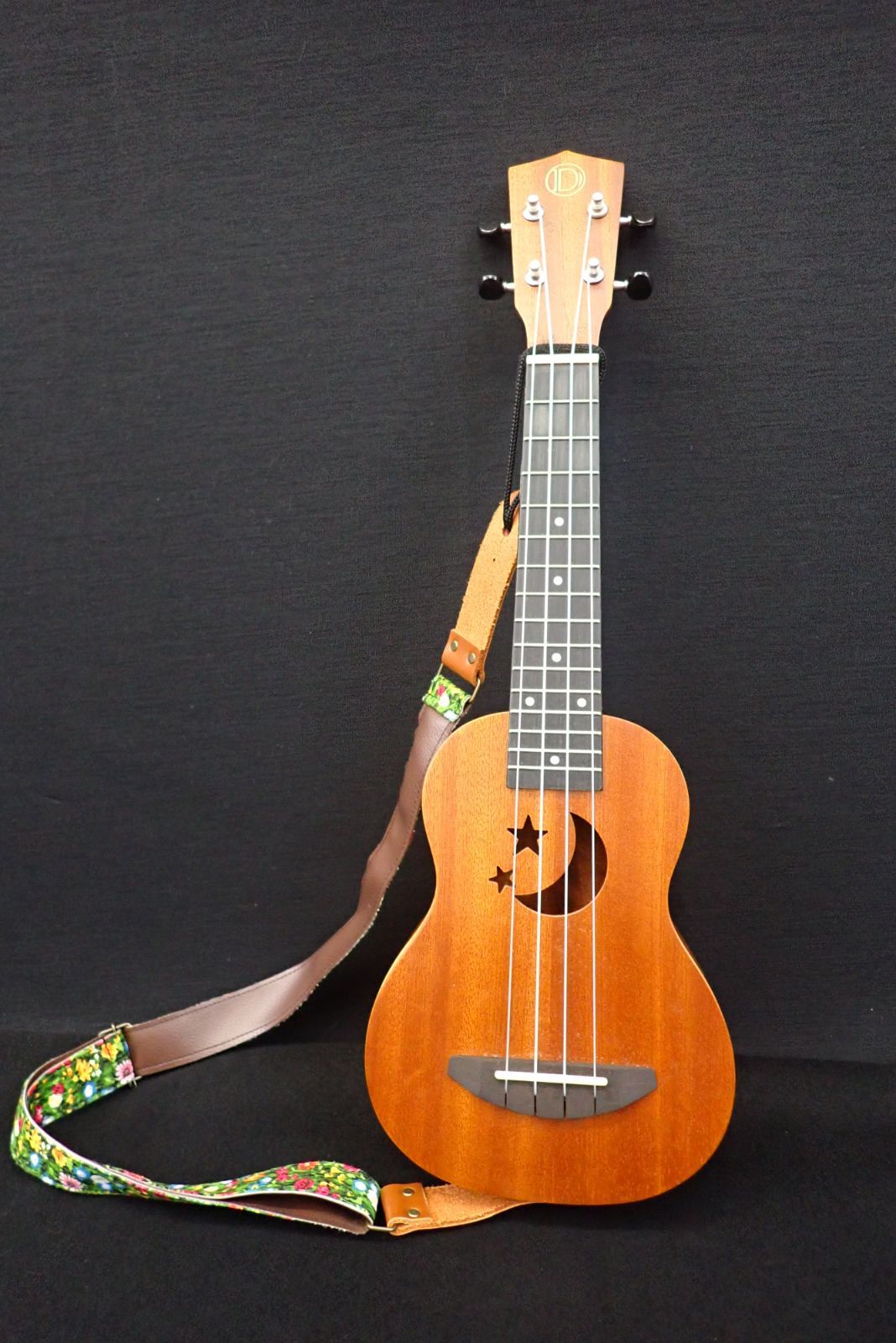 DCT ウクレレ DC 301 星と月 ソフトケース付 コンサートウクレレ