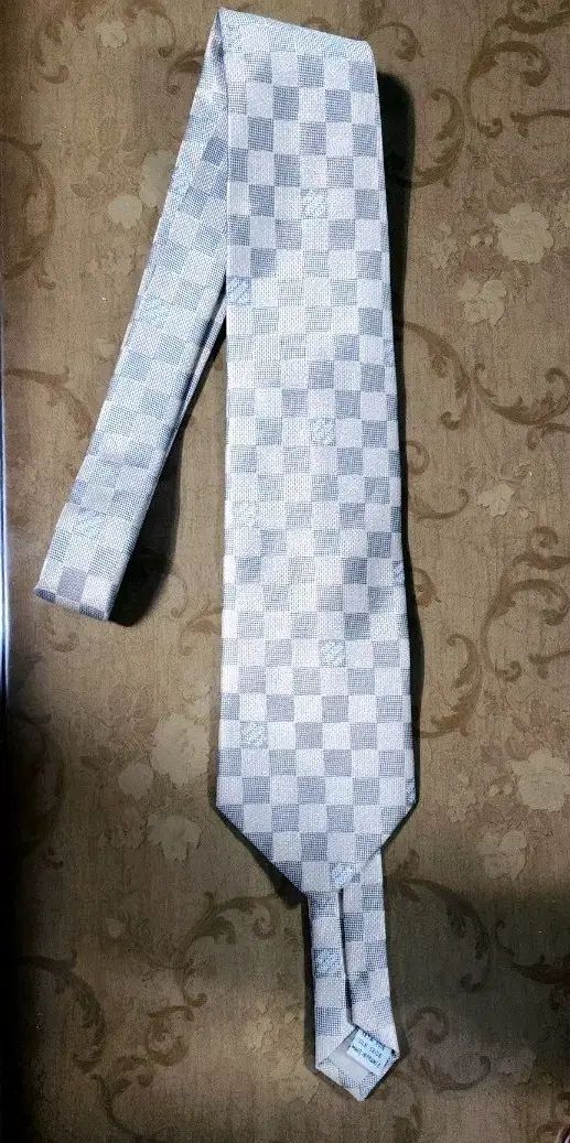 ルイヴィトンのネクタイ