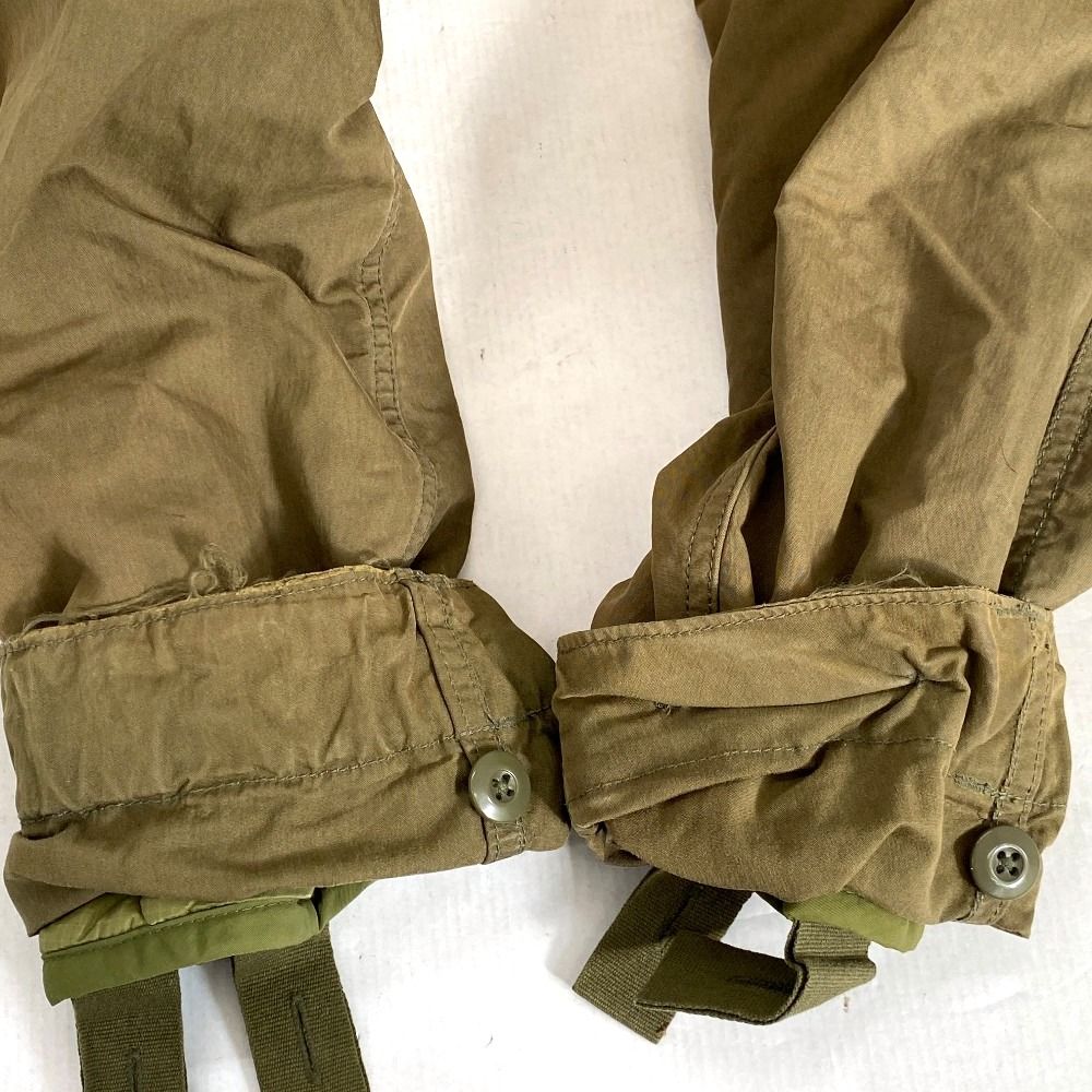 カーキグリーン サイズM