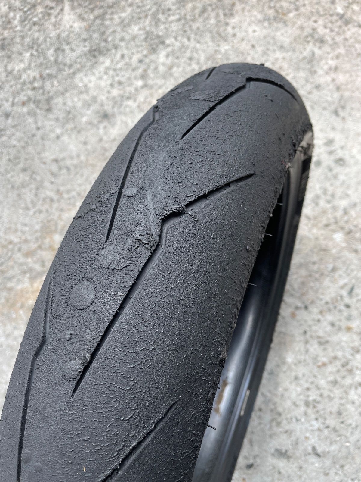 ピレリ スーパーコルサV 3 120 70 ZR 17 1076