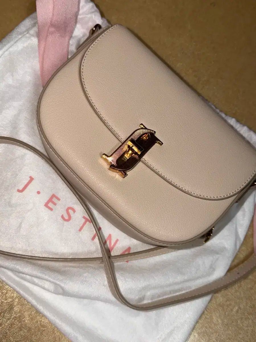 J.ESTINA ジェイエスティナ バッグ クロスバック ベージュ