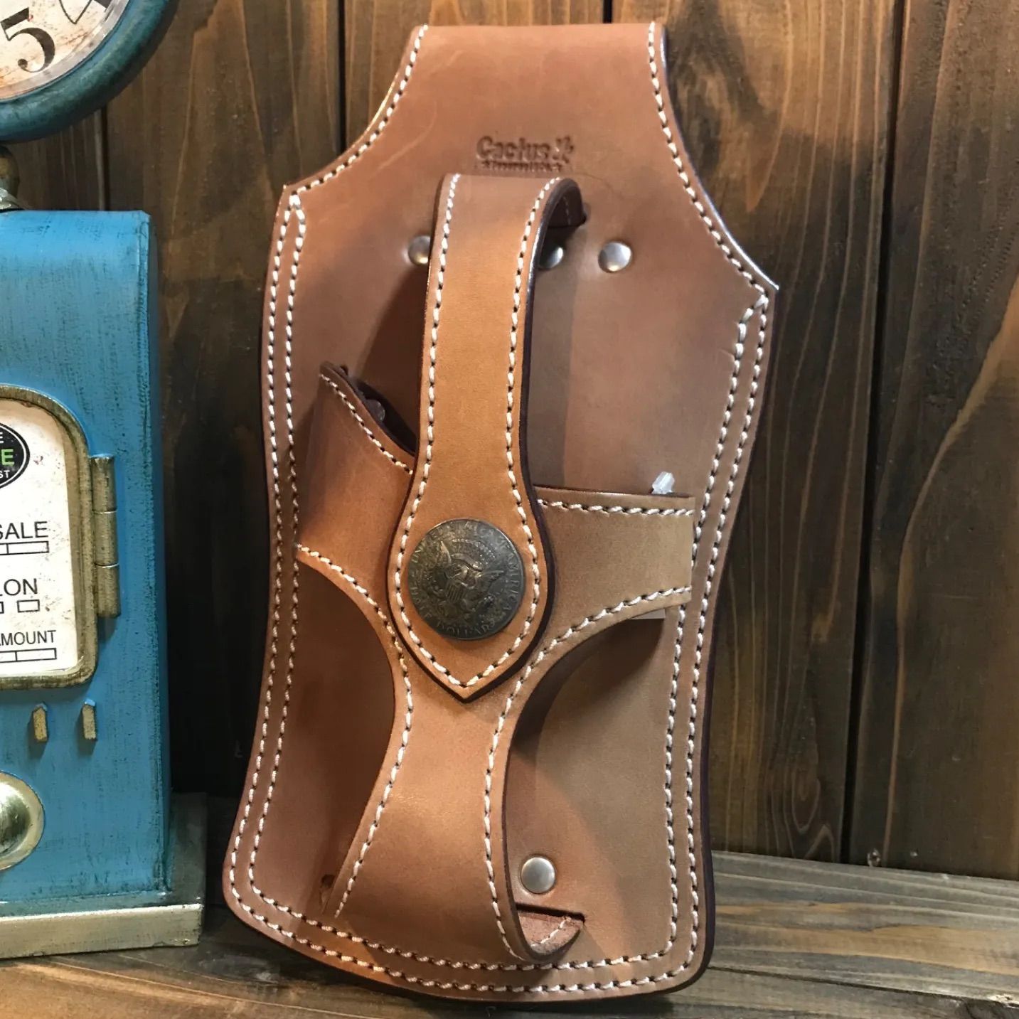 レザー ベルトポーチ ライダースバッグ タバコケース シガレットケース スマホケース キーケース ポーチ ブラウン タン キャメル コンチョ