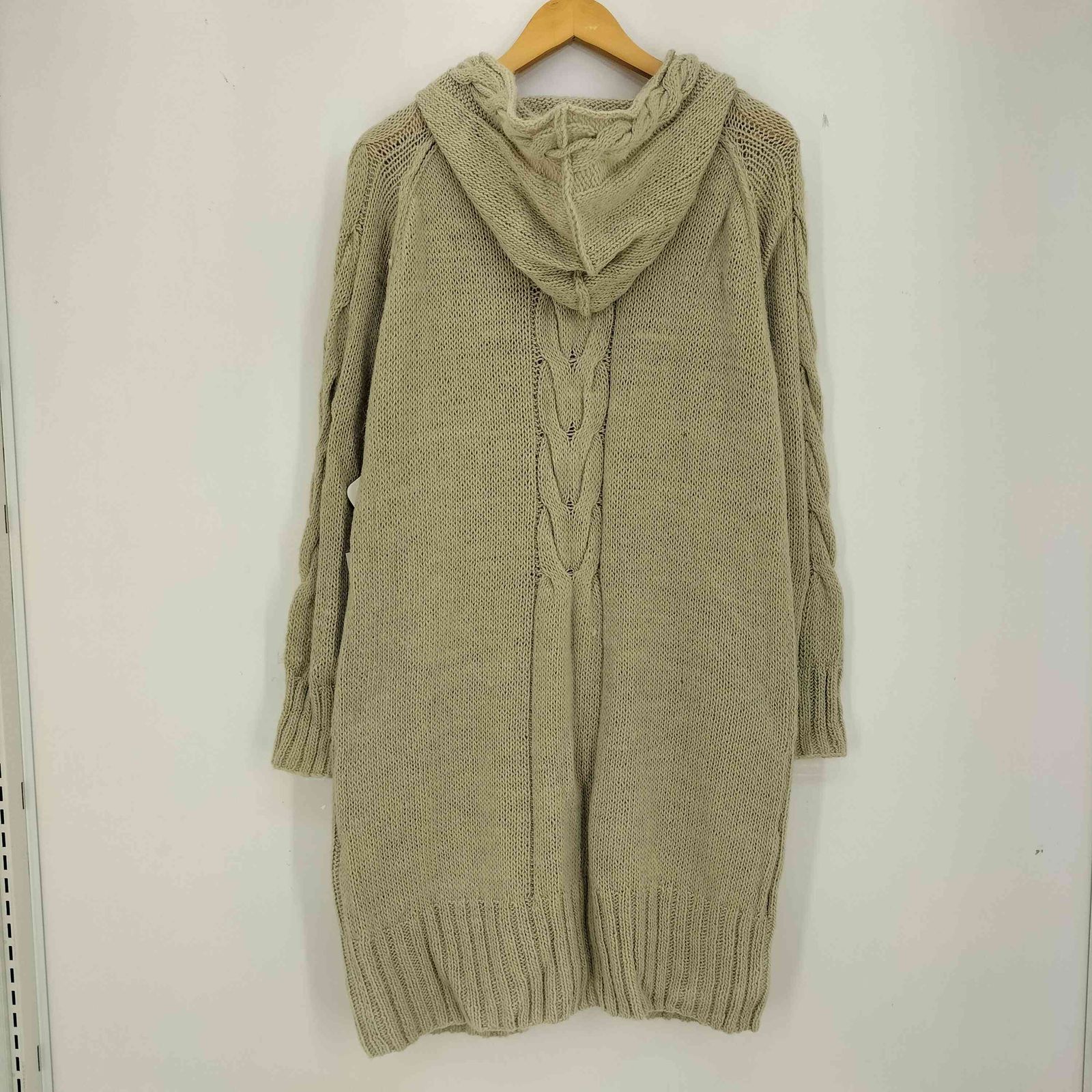 美品✨アルベロベロ ブタさん シアー ブラウス シャッツ 中世 カーキ ボタン 美品✨アルベロベロ ブタさん シアー ブラウス シャッツ 中世 カーキ