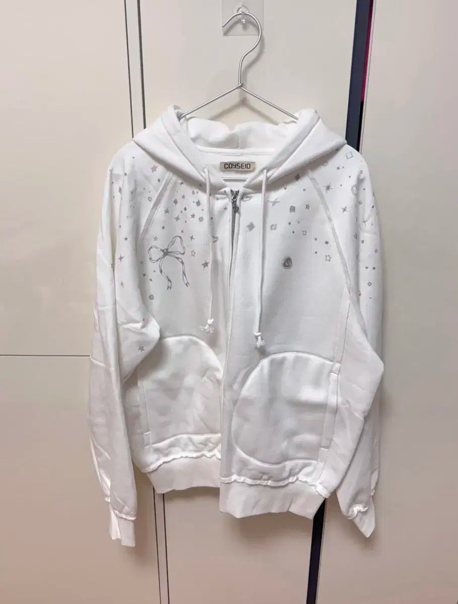 TWINKLE ISSEY MIYAKE フードジップアップ