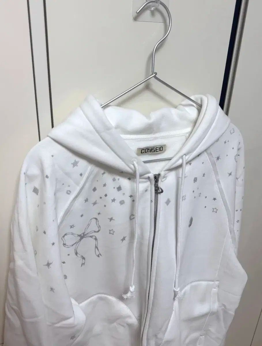 TWINKLE ISSEY MIYAKE フードジップアップ