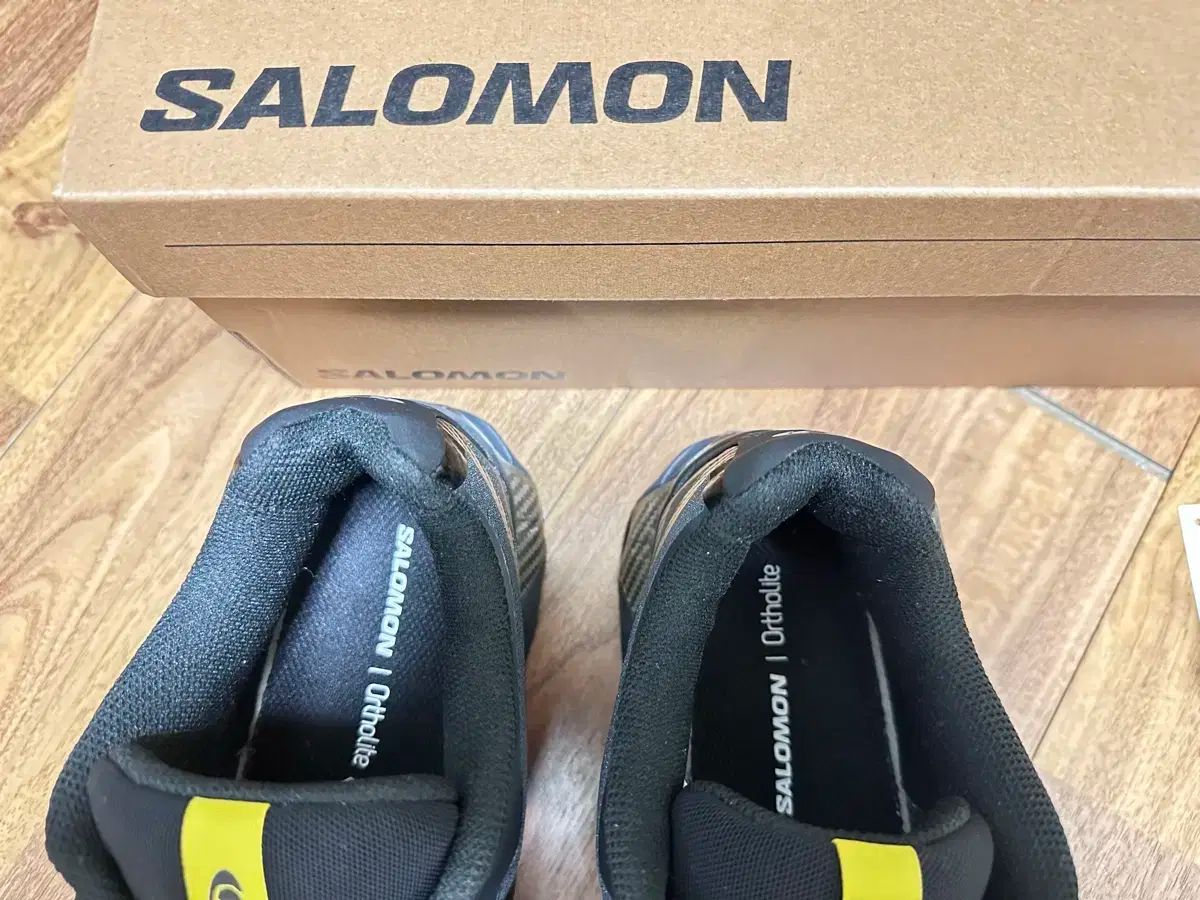 サロモン xt