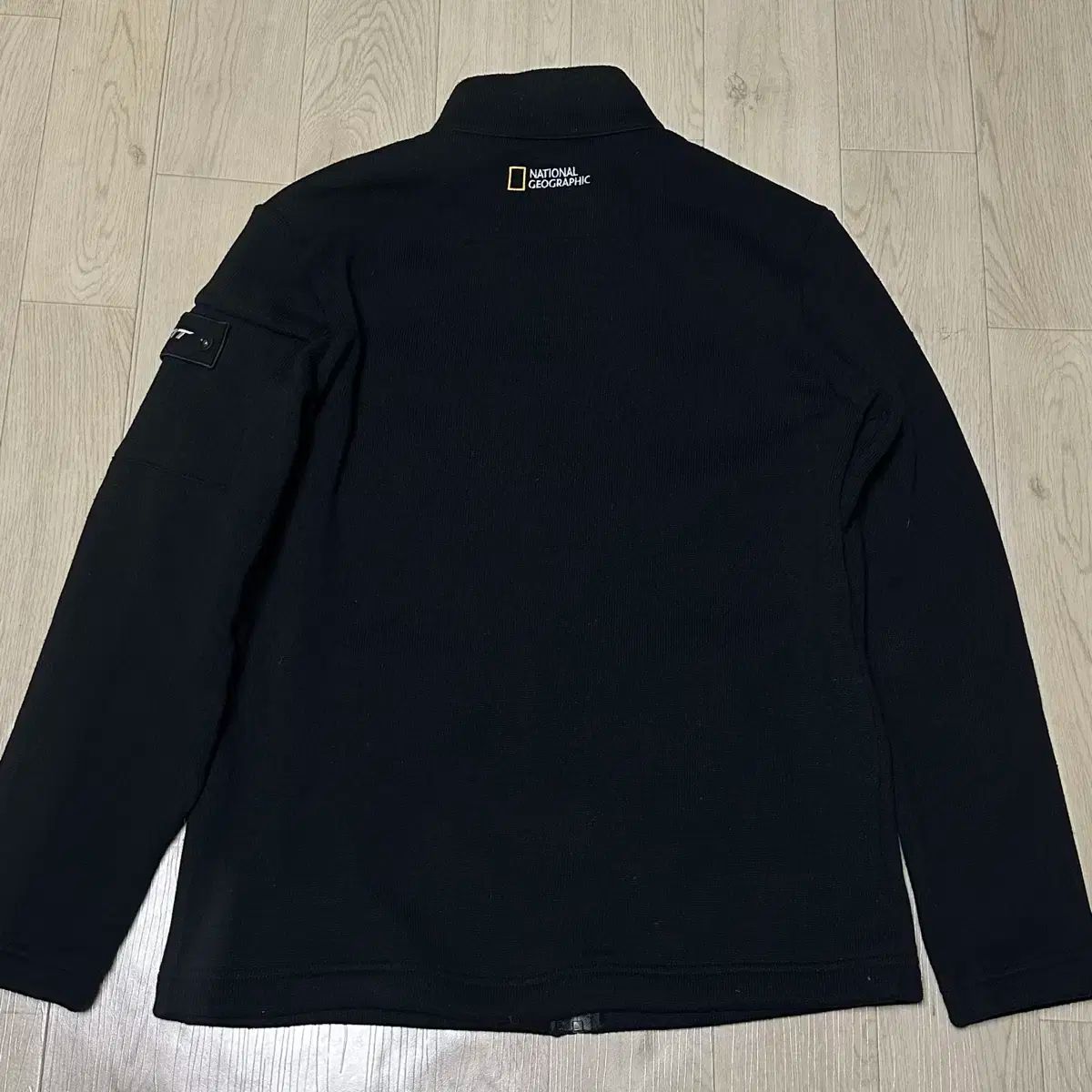 ナショナルジオグラフィック ブラック ニットジップアップ